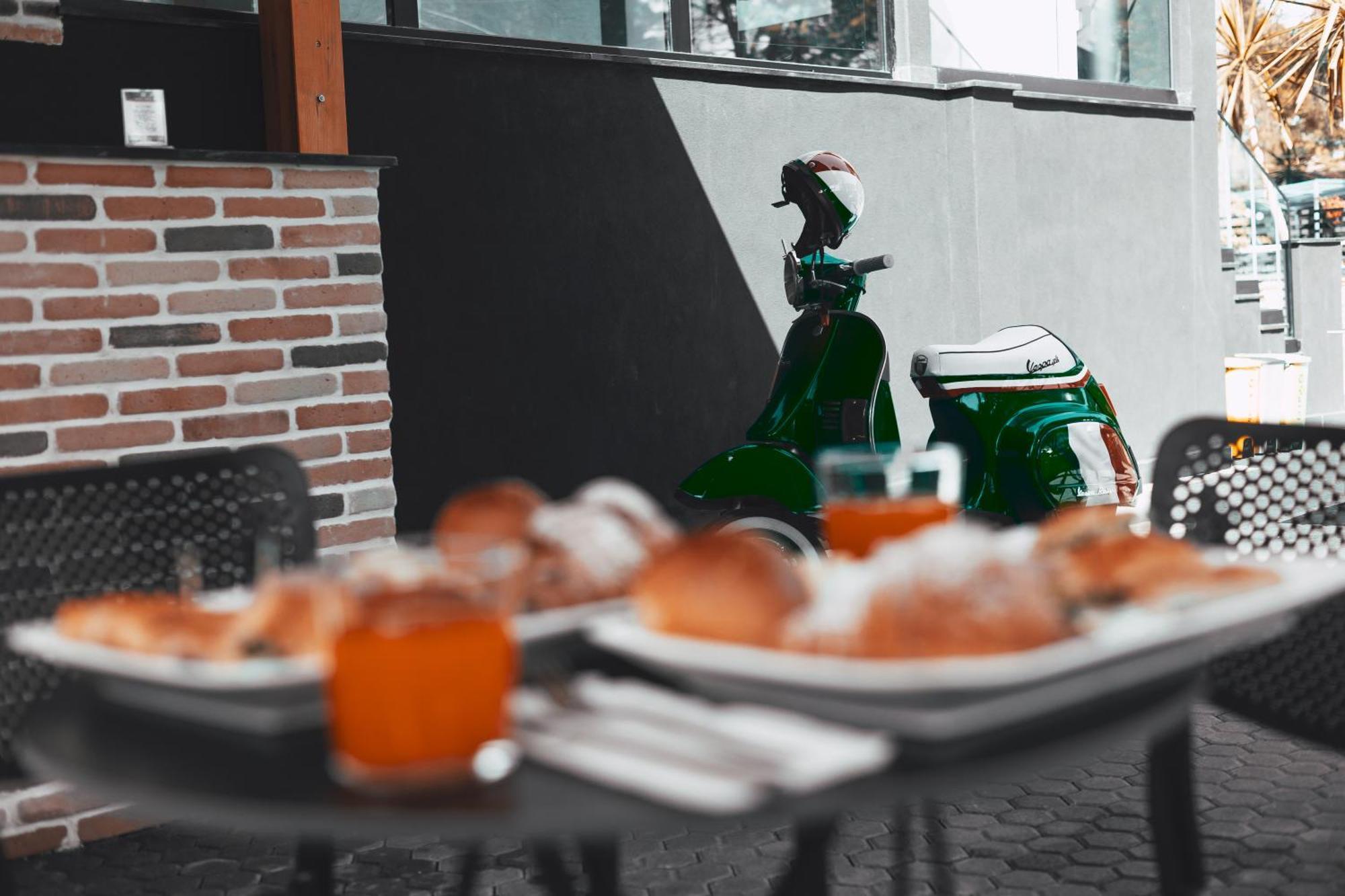 Hotel Beke Vlorë エクステリア 写真