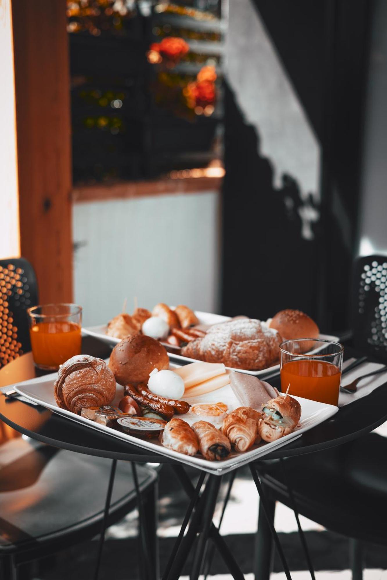 Hotel Beke Vlorë エクステリア 写真