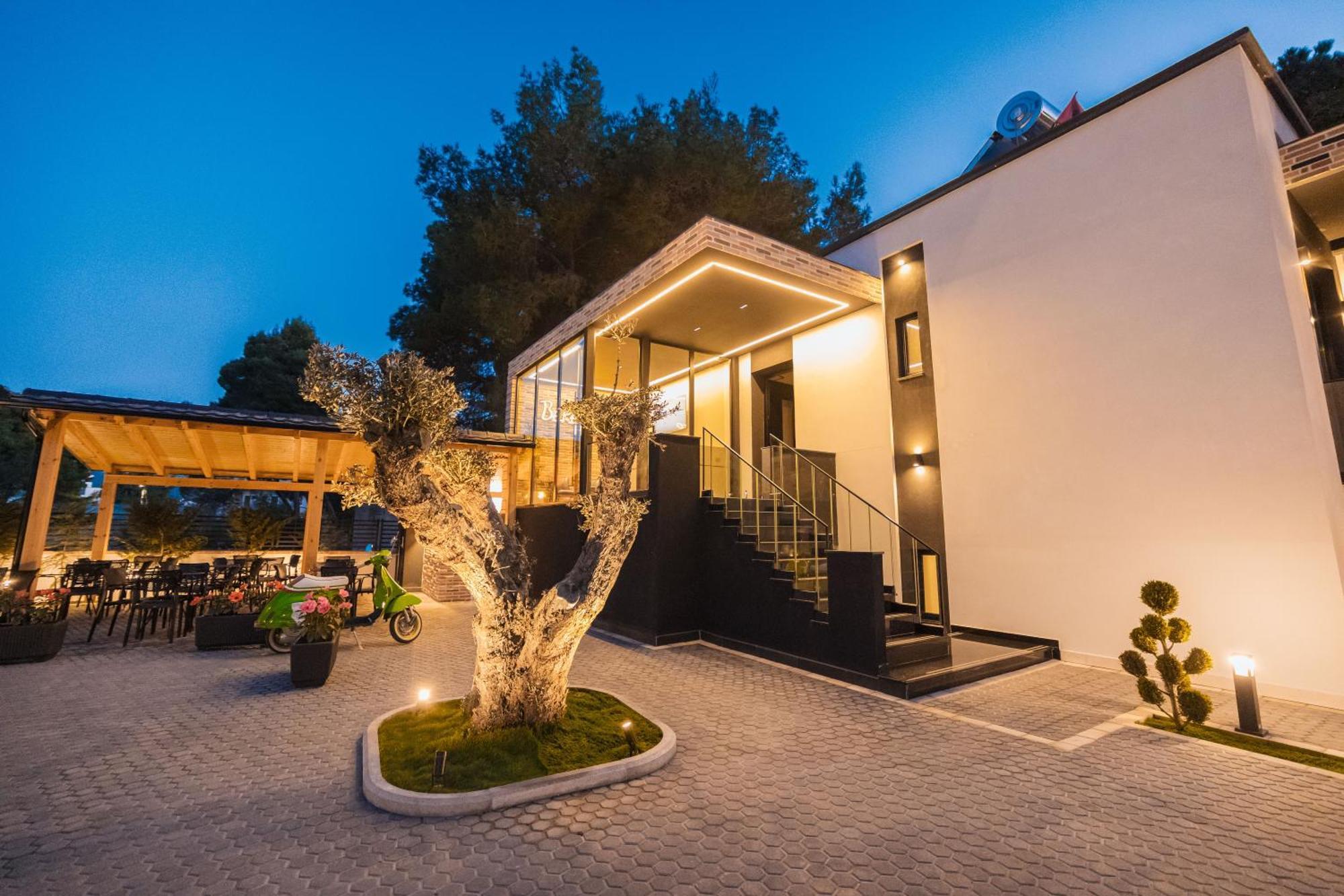 Hotel Beke Vlorë エクステリア 写真
