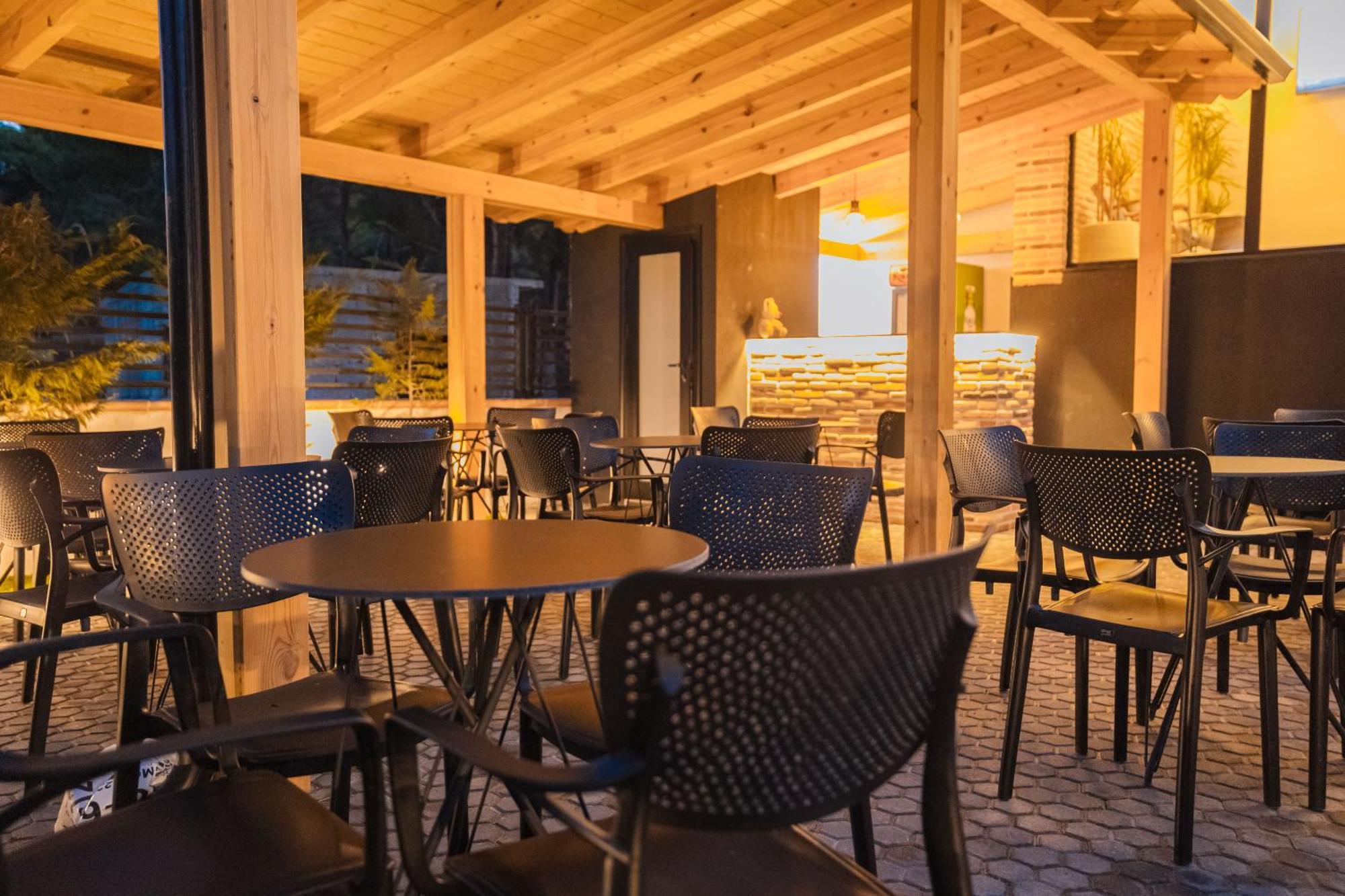 Hotel Beke Vlorë エクステリア 写真