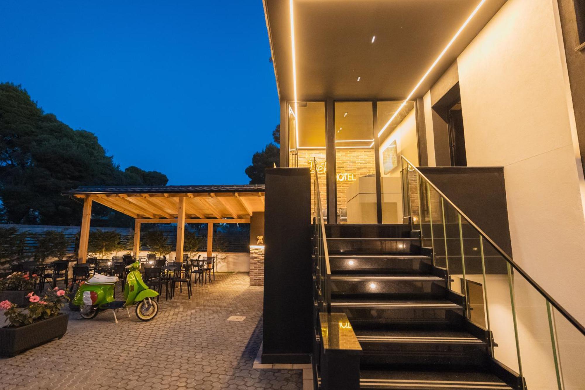 Hotel Beke Vlorë エクステリア 写真